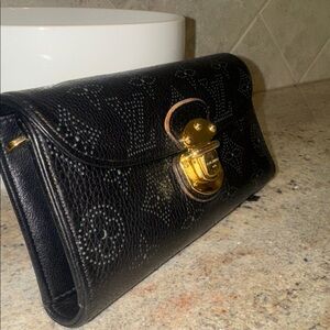 Louis Vuitton Laser cut Monogram Mahina Leather Portefeuille Amelia Long Wallet
